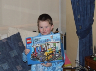 Guess who brought Lego for C? :o)  Christmas Day 07